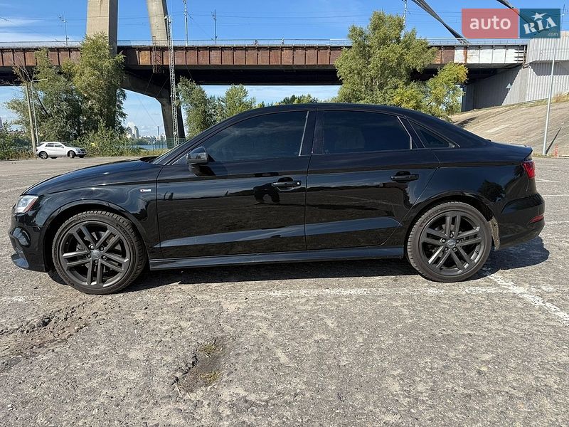 Седан Audi A3 2017 в Киеве