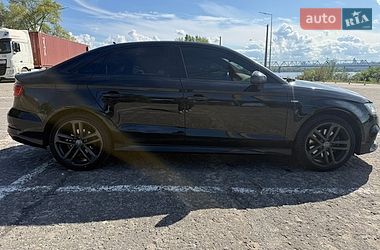 Седан Audi A3 2017 в Киеве