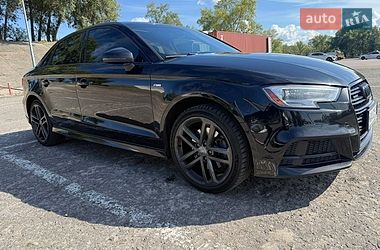Седан Audi A3 2017 в Киеве