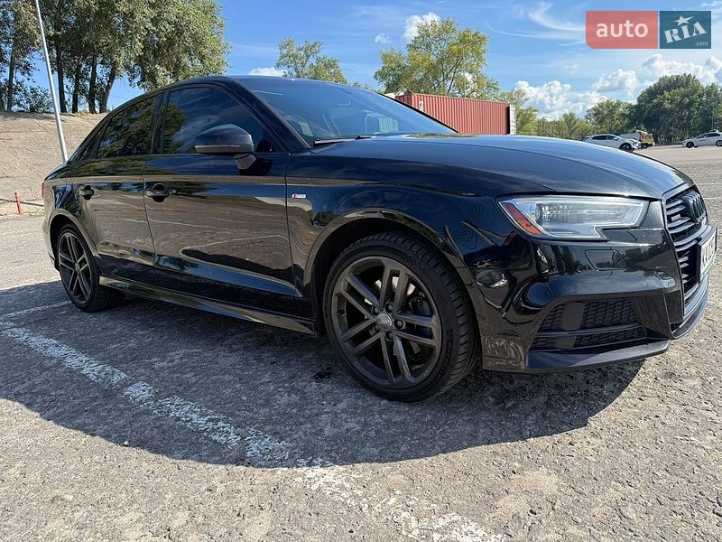 Седан Audi A3 2017 в Киеве