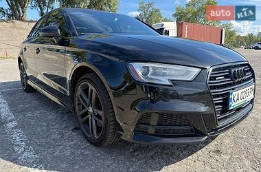 Седан Audi A3 2017 в Киеве