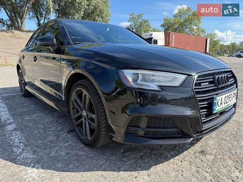 Седан Audi A3 2017 в Киеве