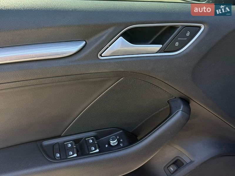 Седан Audi A3 2017 в Киеве