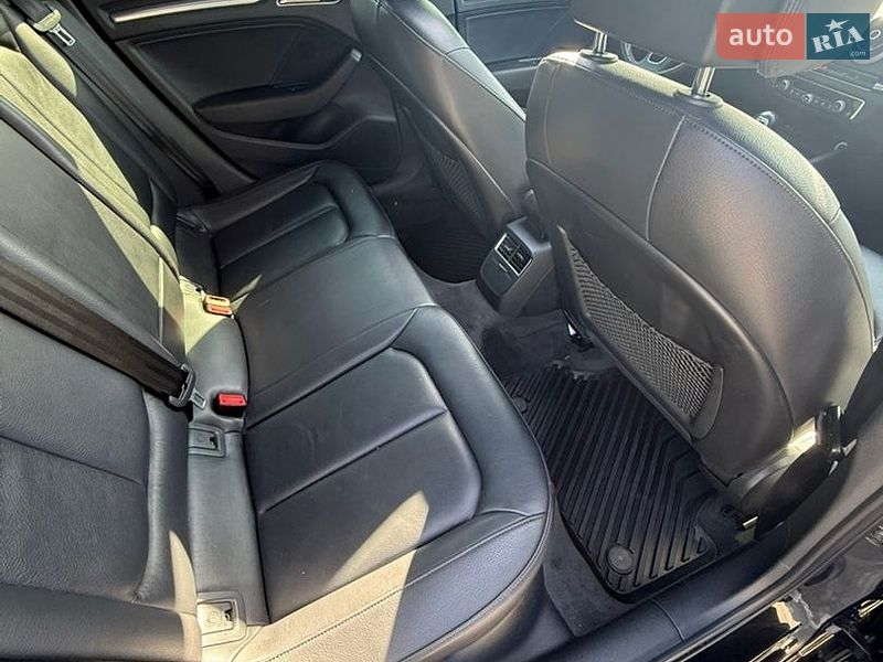 Седан Audi A3 2017 в Киеве