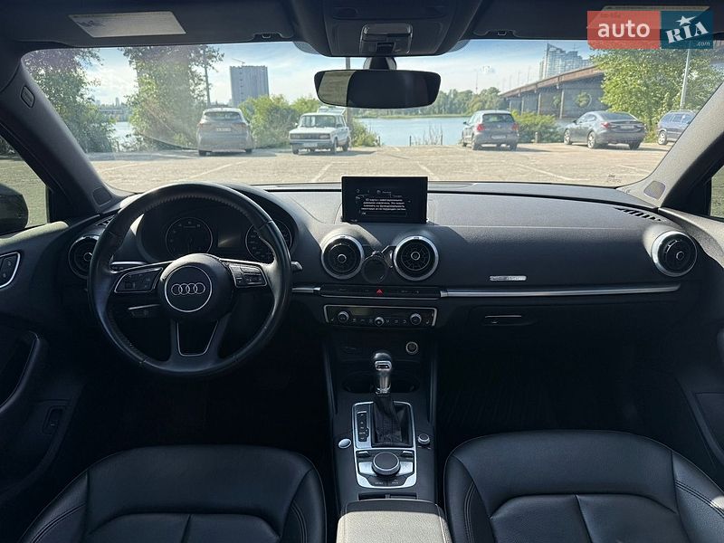 Седан Audi A3 2017 в Киеве