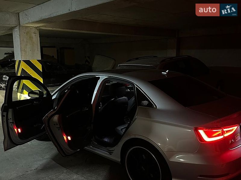 Седан Audi A3 2014 в Львове