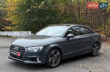 Седан Audi A3 2016 в Киеве фото Седан Audi A3 2016 в Киеве