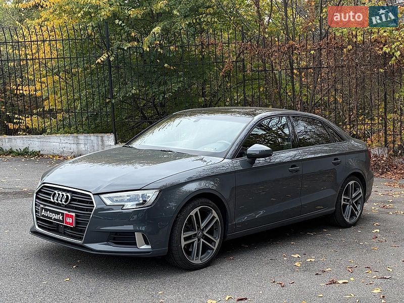 Седан Audi A3 2016 в Киеве фото Седан Audi A3 2016 в Киеве