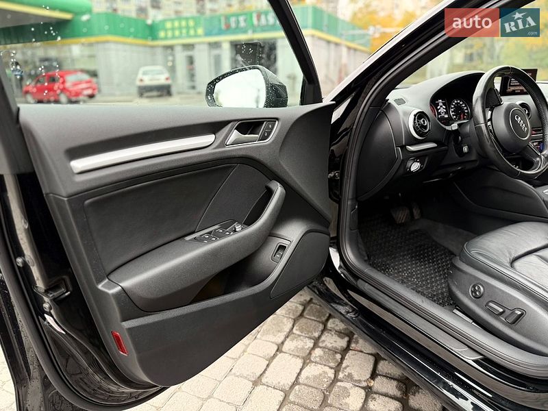 Седан Audi A3 2016 в Львові