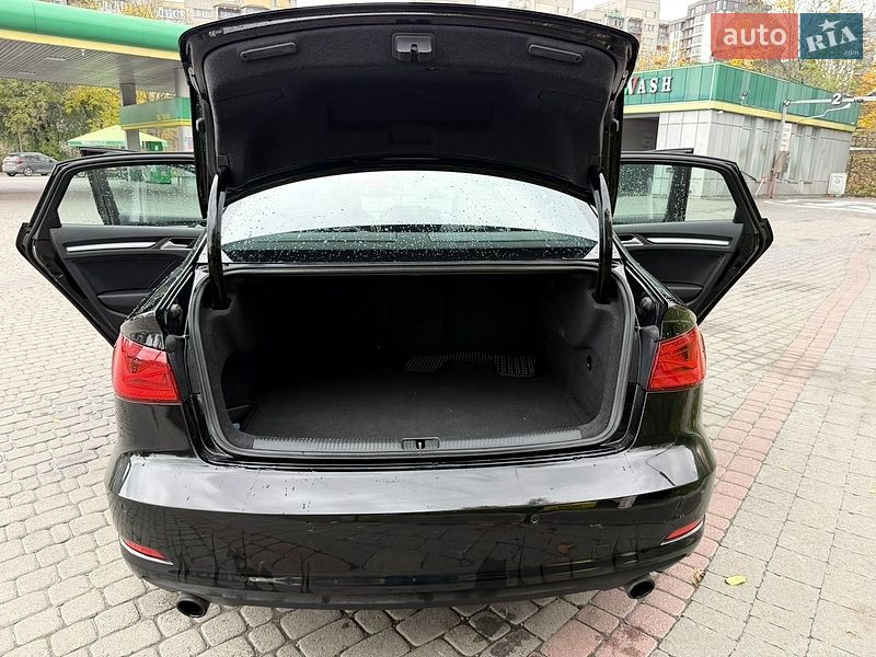 Седан Audi A3 2016 в Львові