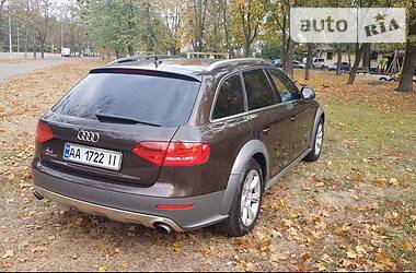 Audi A4 Allroad  2011