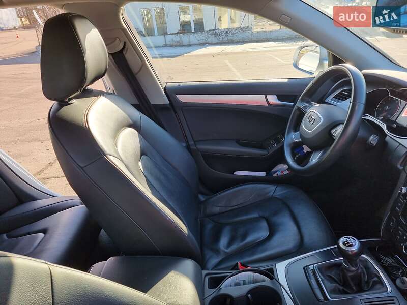 Седан Audi A4 2013 в Николаеве