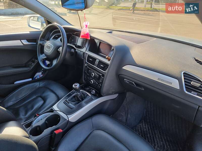 Седан Audi A4 2013 в Николаеве