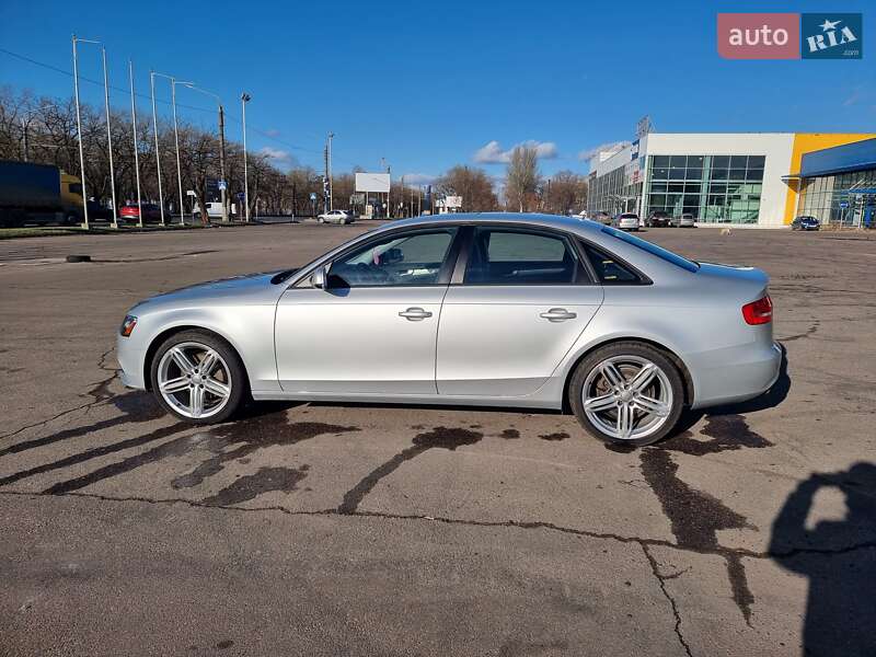 Седан Audi A4 2013 в Николаеве
