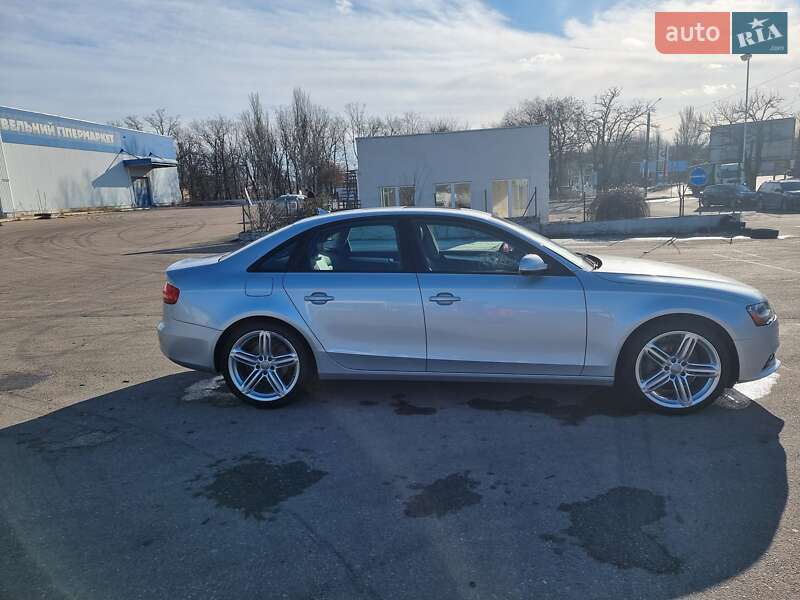Седан Audi A4 2013 в Николаеве