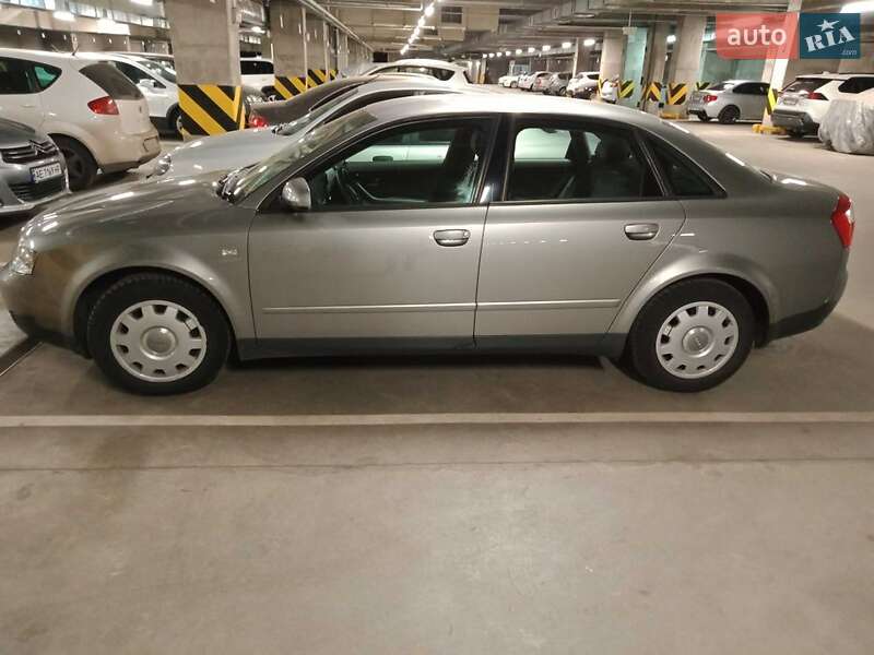 Седан Audi A4 2001 в Кривом Роге