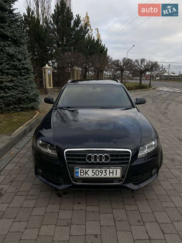 Универсал Audi A4 2010 в Сарнах