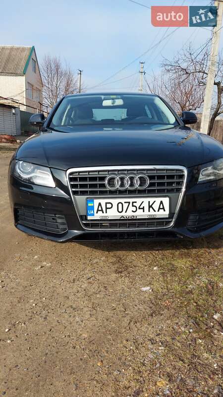 Седан Audi A4
