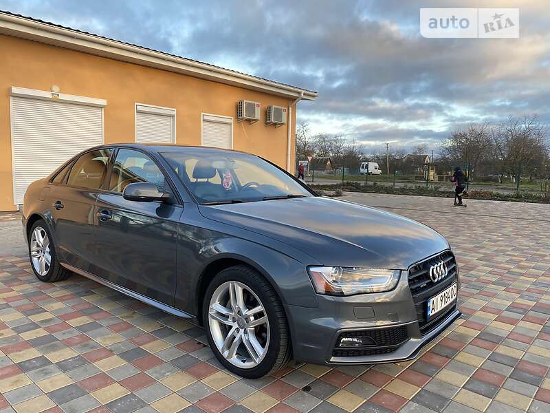 Седан Audi A4