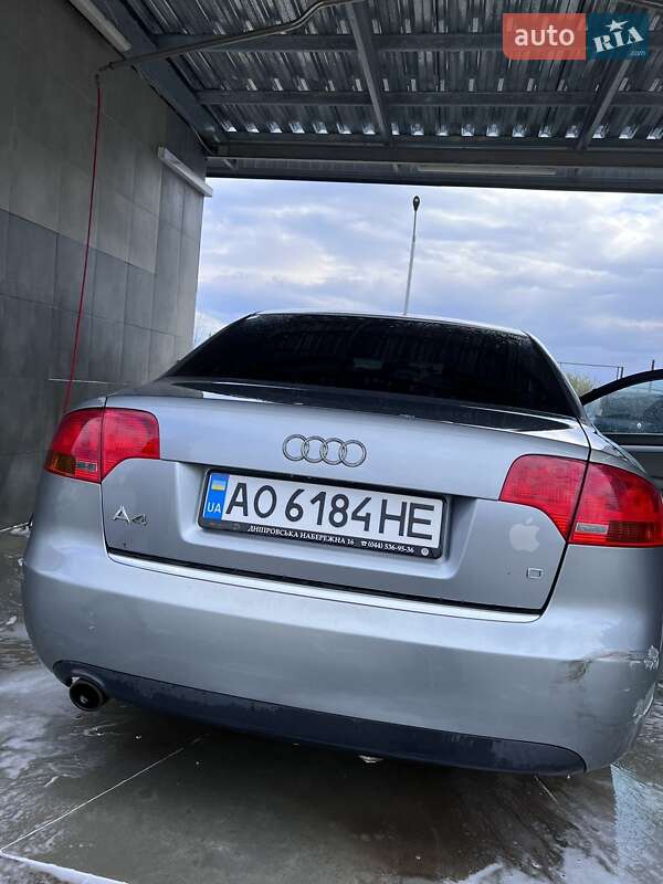 Седан Audi A4 2005 в Виноградові