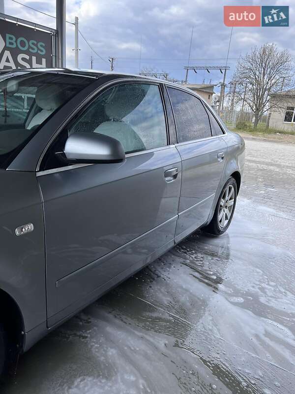 Седан Audi A4 2005 в Виноградові