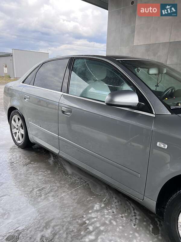 Седан Audi A4 2005 в Виноградові