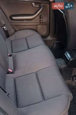 Седан Audi A4 2003 в Кам'янському