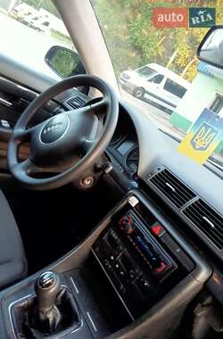 Седан Audi A4 2003 в Кам'янському