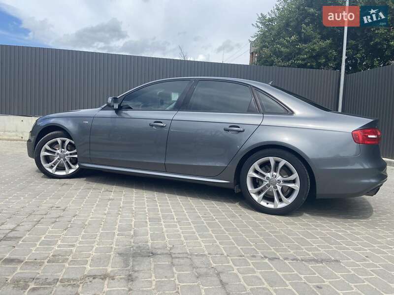 Седан Audi A4 2015 в Львове
