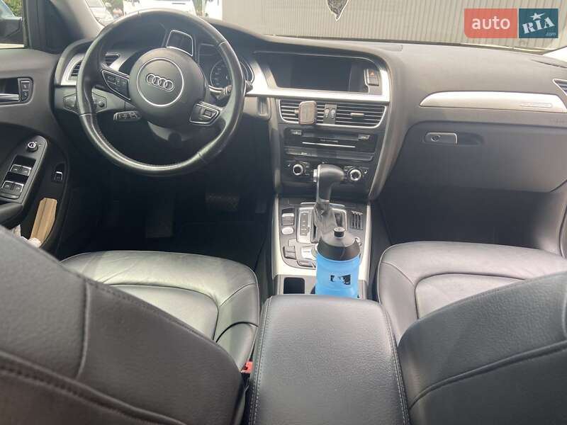 Седан Audi A4 2015 в Львове
