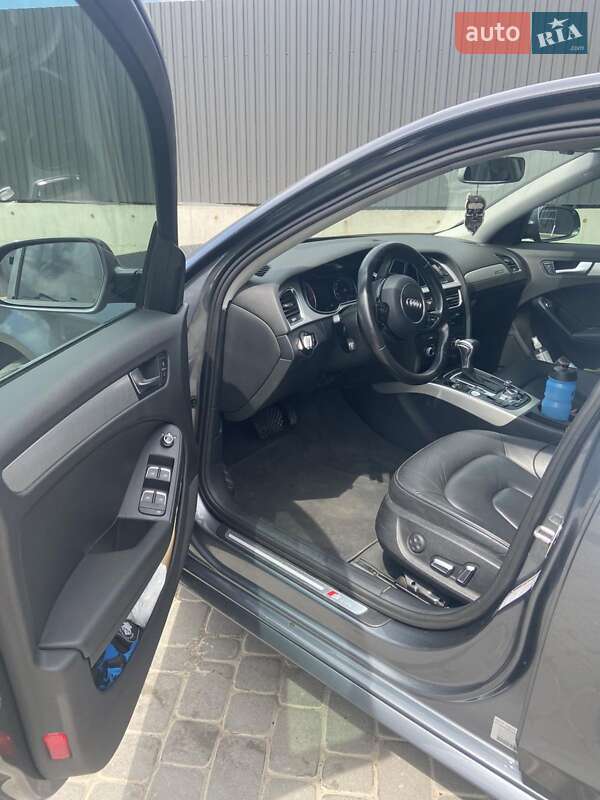 Седан Audi A4 2015 в Львове