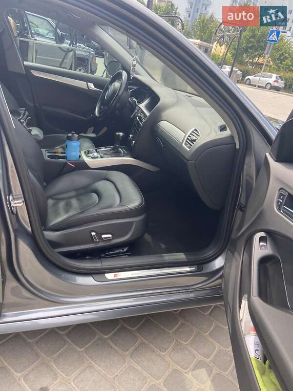 Седан Audi A4 2015 в Львове