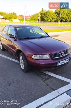 Седан Audi A4 1995 в Харкові