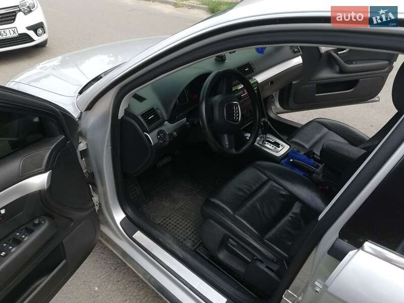 Седан Audi A4 2005 в Рени