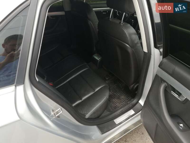 Седан Audi A4 2005 в Рени