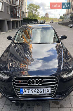 Седан Audi A4 2014 в Ивано-Франковске