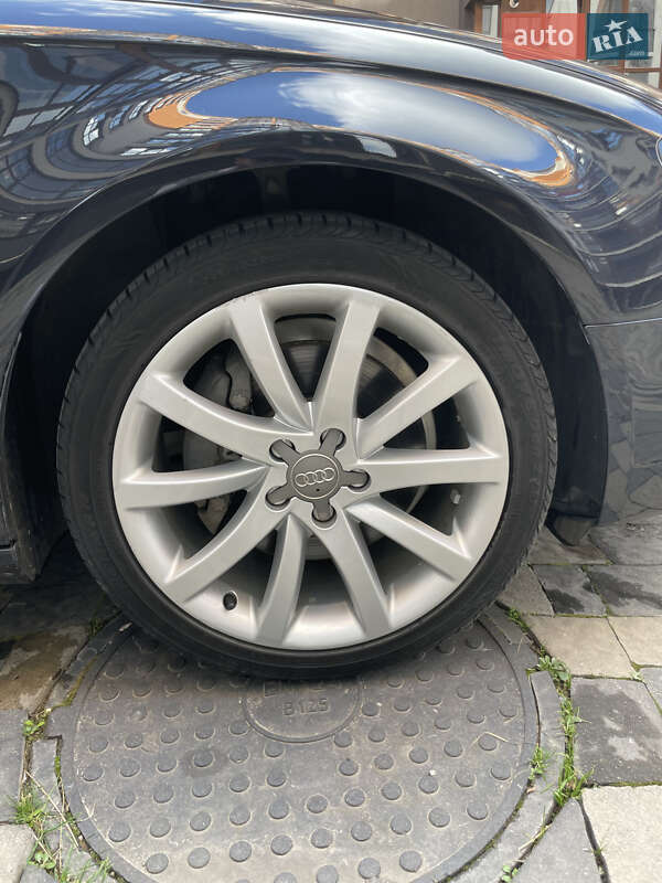 Седан Audi A4 2014 в Ивано-Франковске