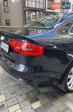 Седан Audi A4 2014 в Ивано-Франковске