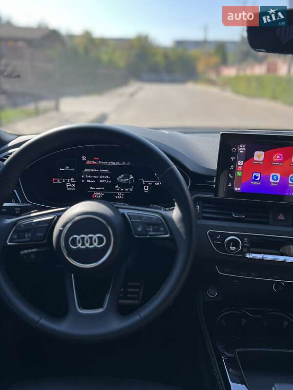 Седан Audi A4 2022 в Киеве