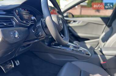 Седан Audi A4 2022 в Киеве