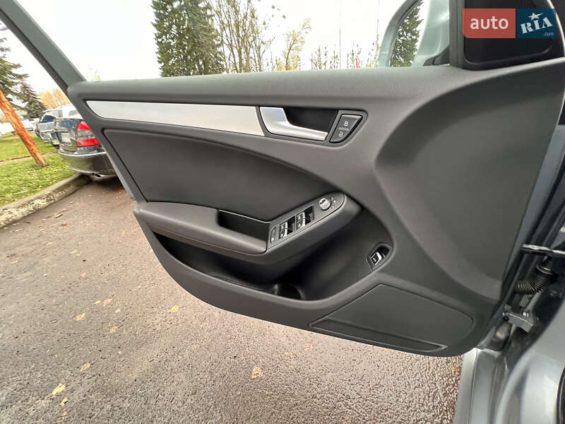 Седан Audi A4 2016 в Львові