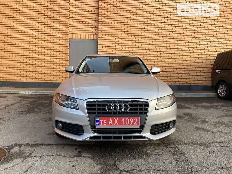 Седан Audi A4 2011 в Днепре