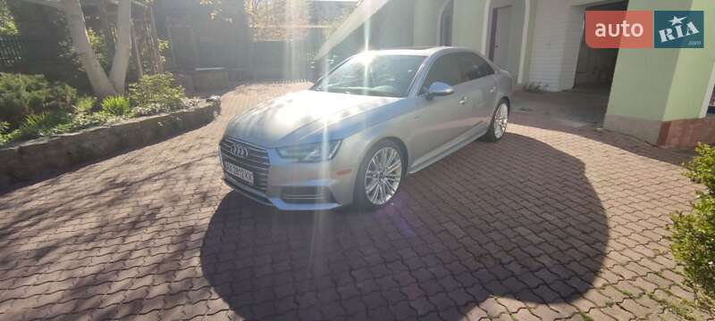 Седан Audi A4 2016 в Львові