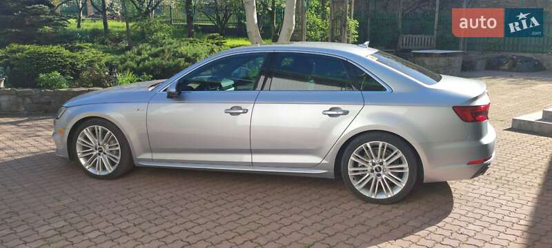 Седан Audi A4 2016 в Львові
