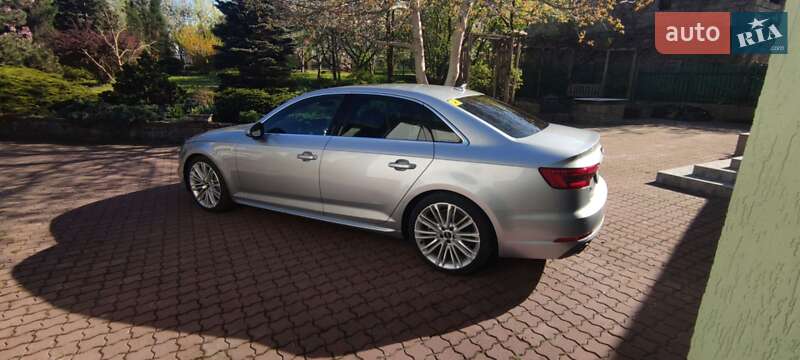 Седан Audi A4 2016 в Львові