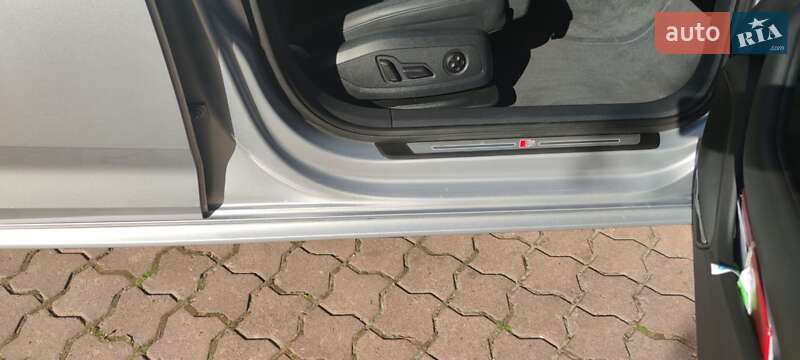 Седан Audi A4 2016 в Львові