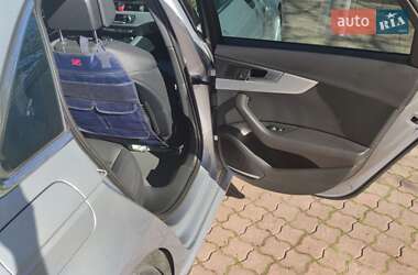 Седан Audi A4 2016 в Львові