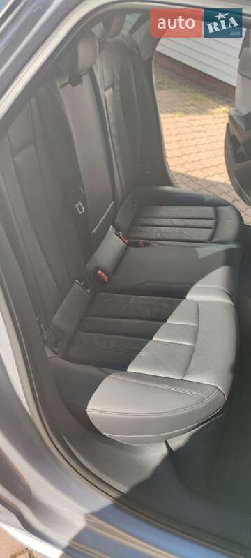 Седан Audi A4 2016 в Львові
