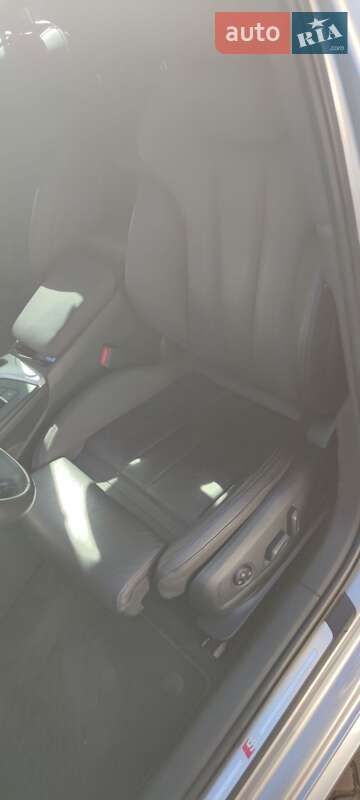 Седан Audi A4 2016 в Львові