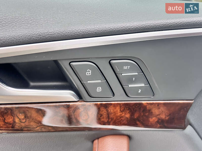 Седан Audi A4 2016 в Черкассах